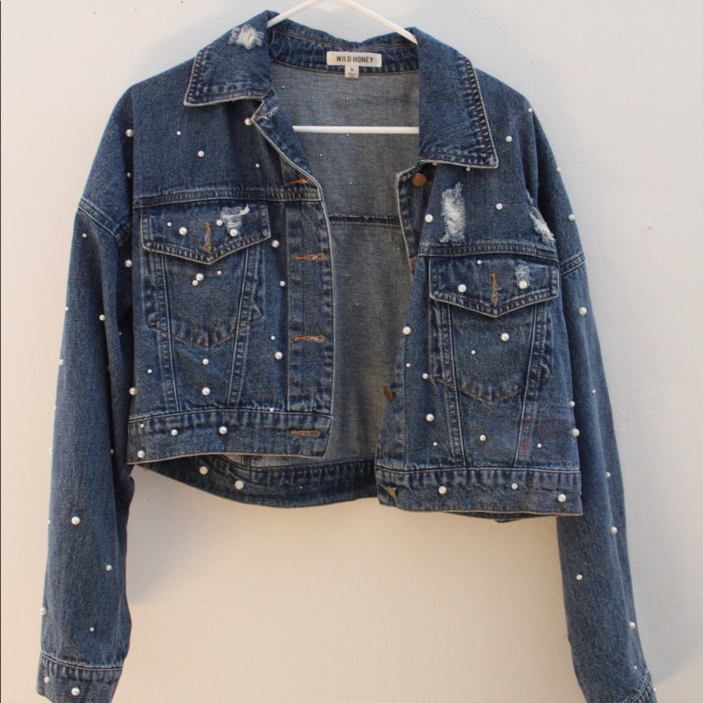 CROPPED DENIM JACKET WITH PEARL DETAILS